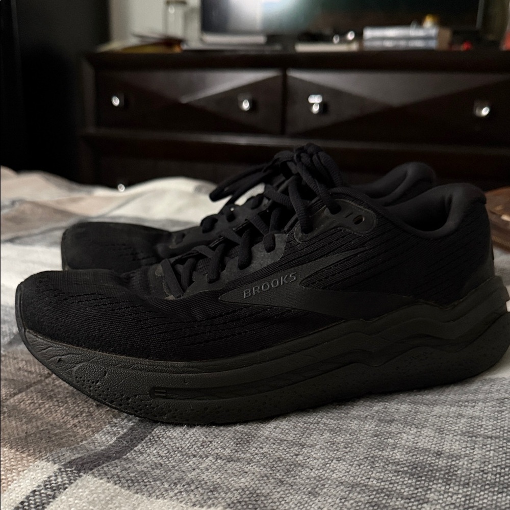 Brooks Ghost Max shoes